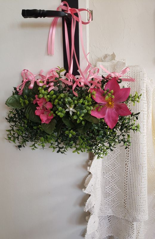 Pochette sac fleuri à suspendre – création faite main, Fleur et Chuchotement
