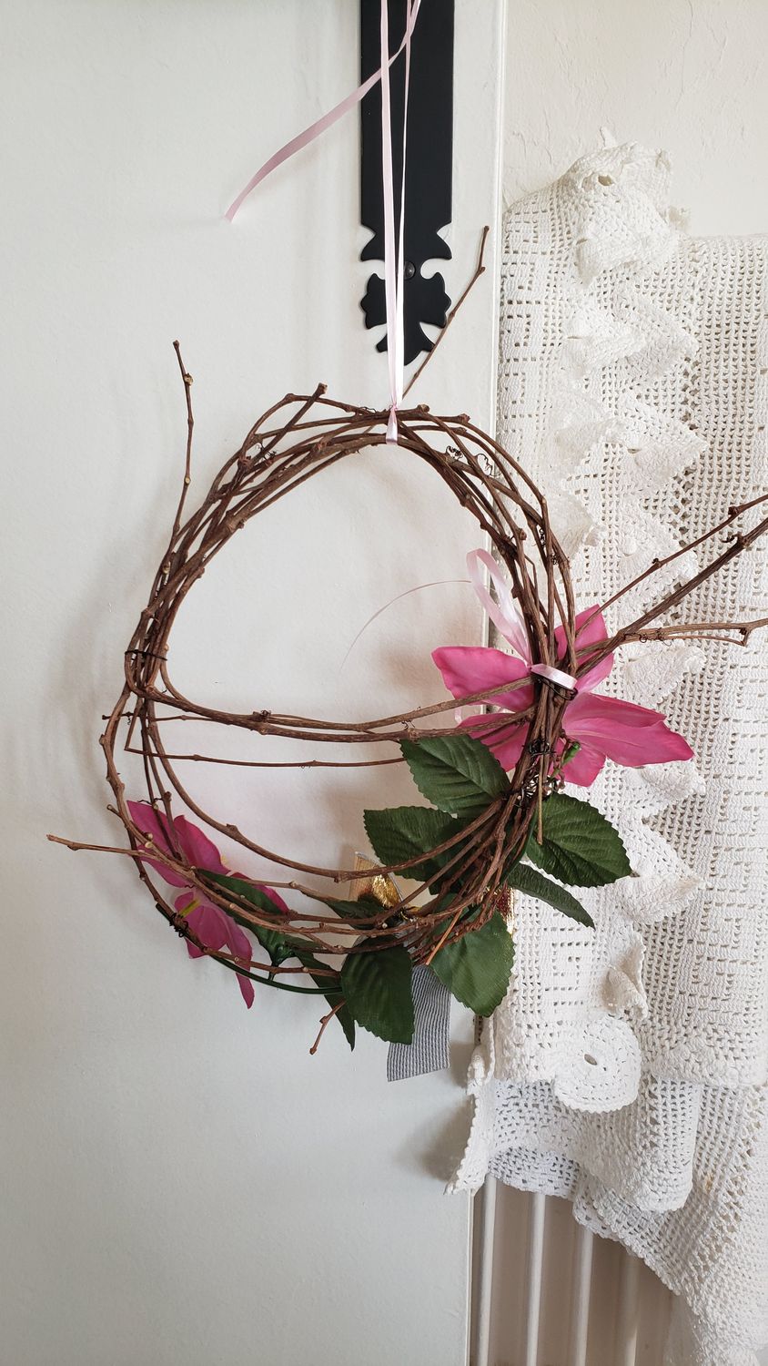 Couronne tout simplement – vue 3 – création faite main, Fleur et Chuchotement