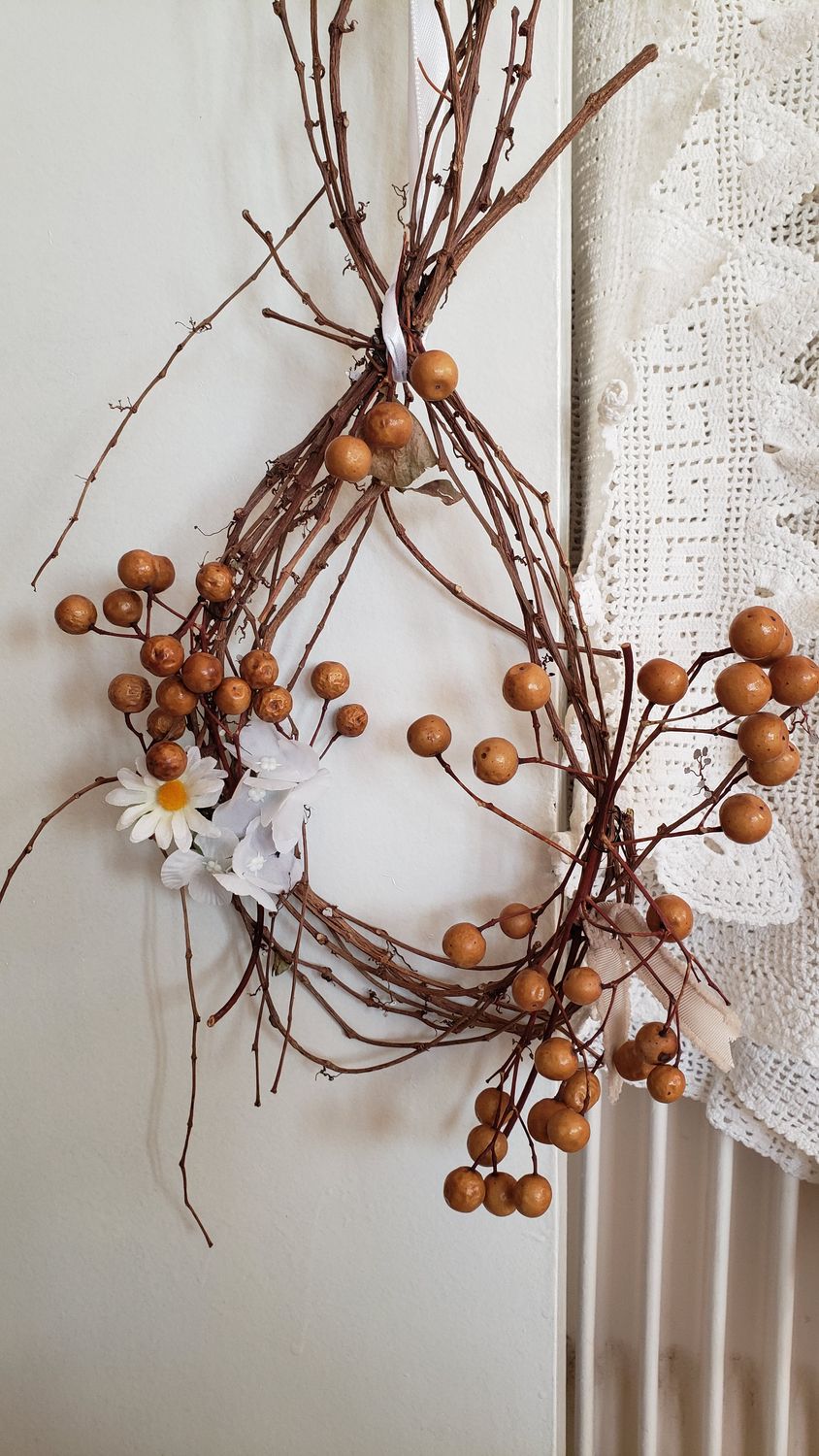 Couronne et marguerite – vue 3 – création faite main, Fleur et Chuchotement