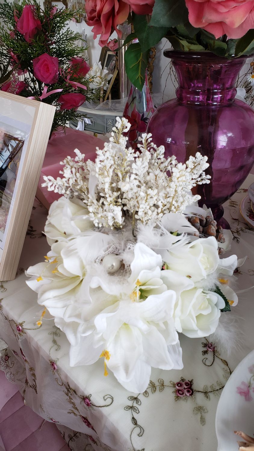 Nuage blanc fleuri – vue 2 – création faite main, Fleur et Chuchotement