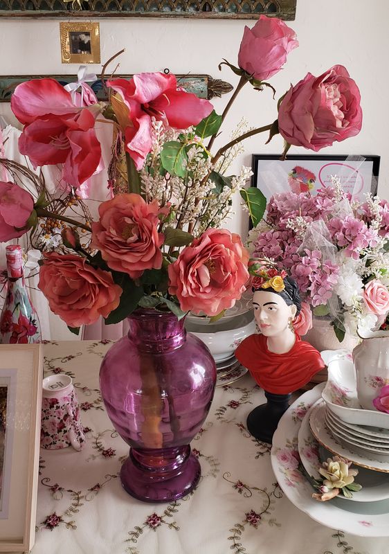 Artifice rose fleuri avec vase – création faite main, Fleur et Chuchotement