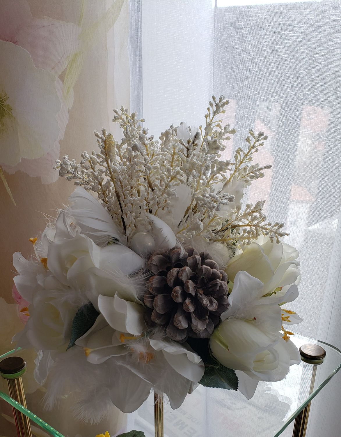 Nuage blanc fleuri – vue 4 – création faite main, Fleur et Chuchotement
