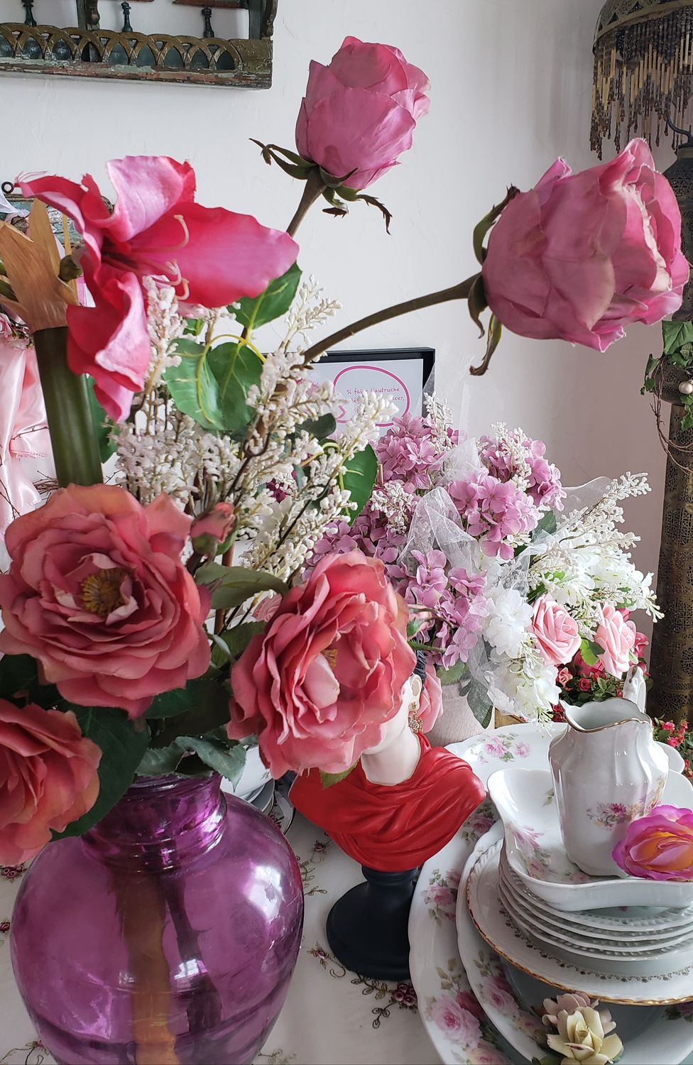Artifice rose fleuri avec vase – vue 3 – création faite main, Fleur et Chuchotement