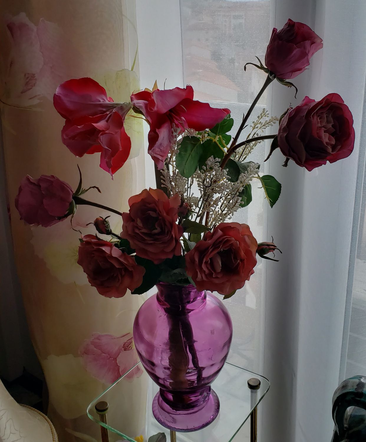 Artifice rose fleuri avec vase – vue 4 – création faite main, Fleur et Chuchotement