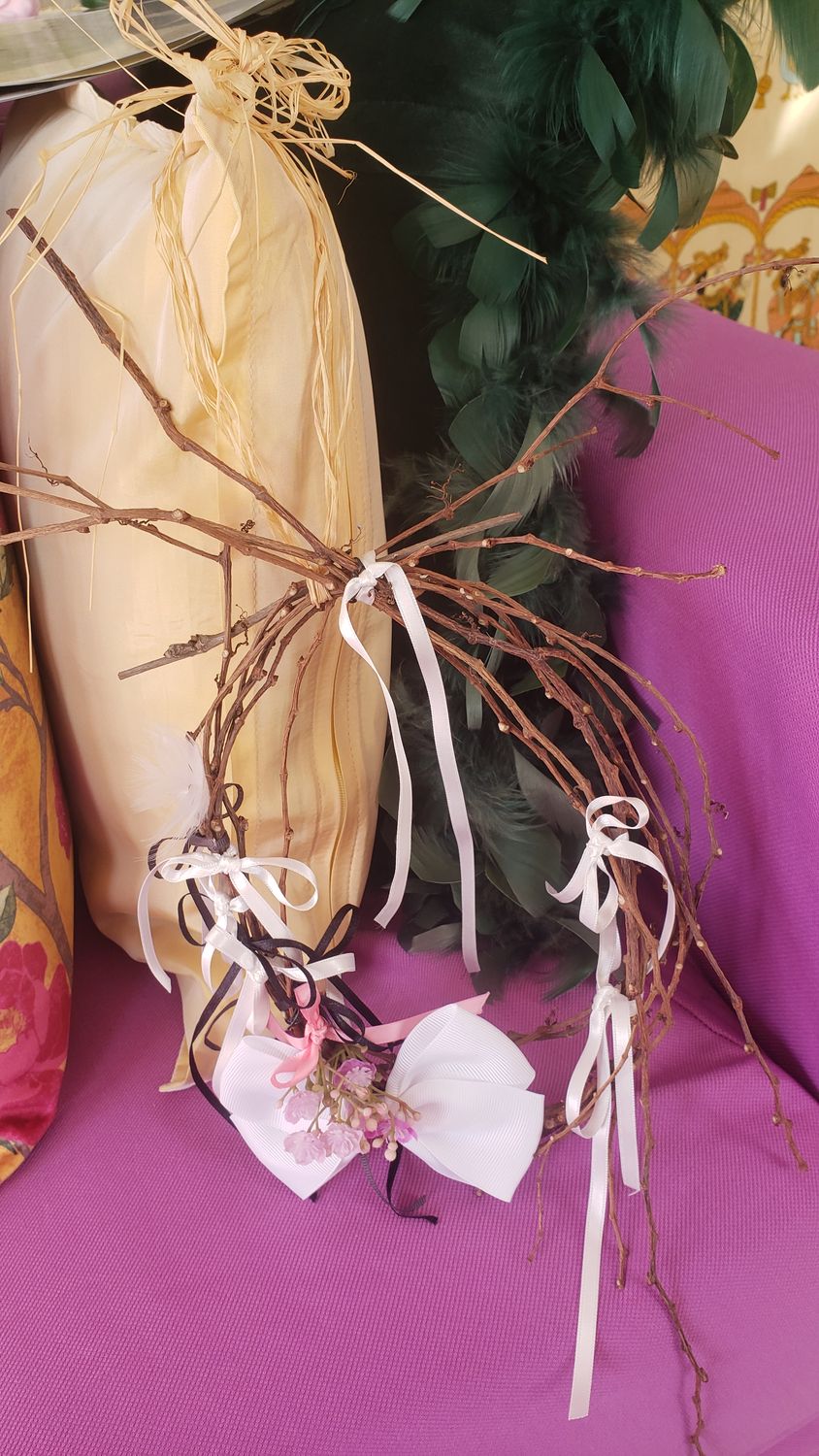 Couronne liane au noeud blanc – vue 4 – création faite main, Fleur et Chuchotement