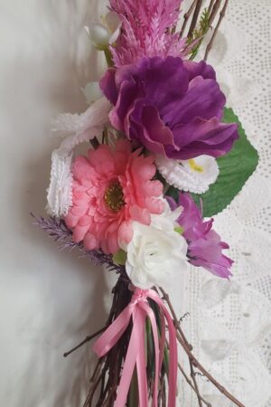 Couronne droite fleurie – création faite main, Fleur et Chuchotement