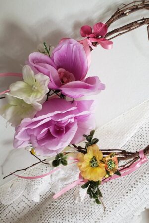 Couronne en collier – création faite main, Fleur et Chuchotement
