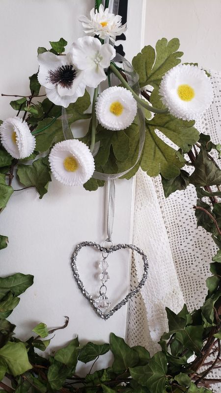 Cœur et lierre couronne – création faite main, Fleur et Chuchotement