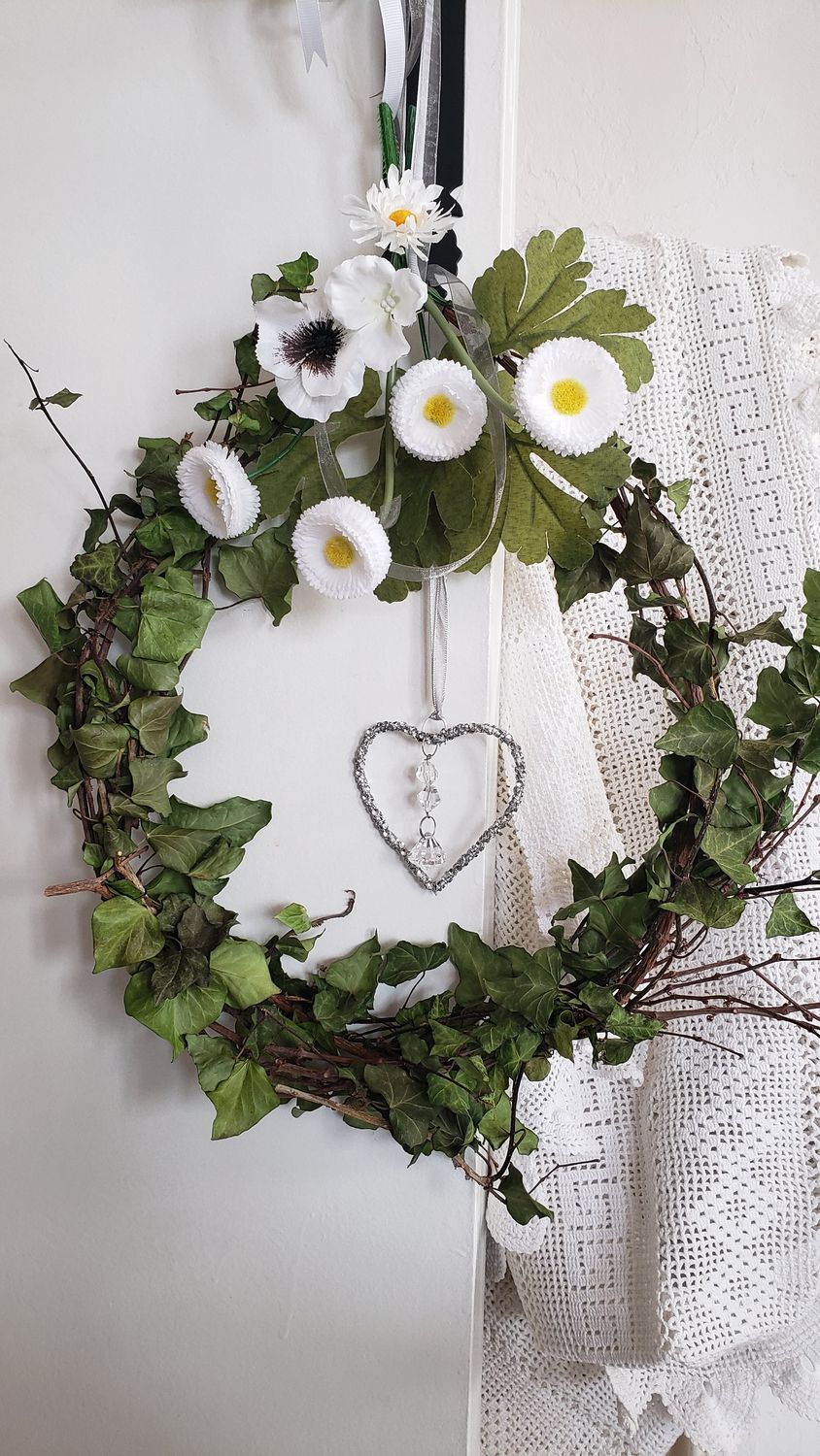 Cœur et lierre couronne – vue 2 – création faite main, Fleur et Chuchotement