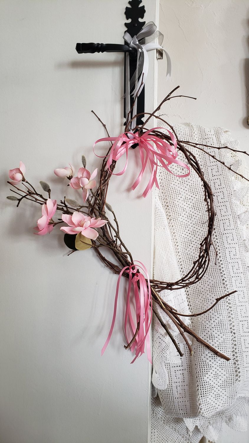 Couronne rose fraicheur – vue 3 – création faite main, Fleur et Chuchotement
