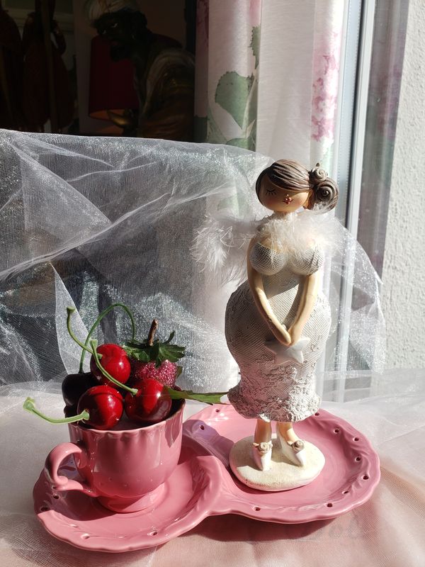 Pin up aux belles cerises – création faite main, Fleur et Chuchotement
