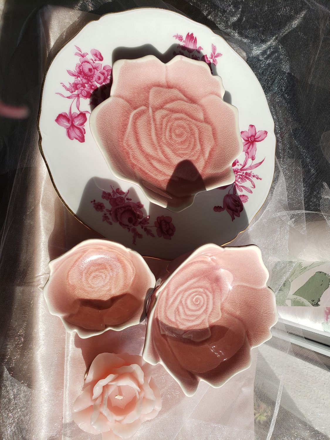Coupelles roses en trio – vue 2 – création faite main, Fleur et Chuchotement