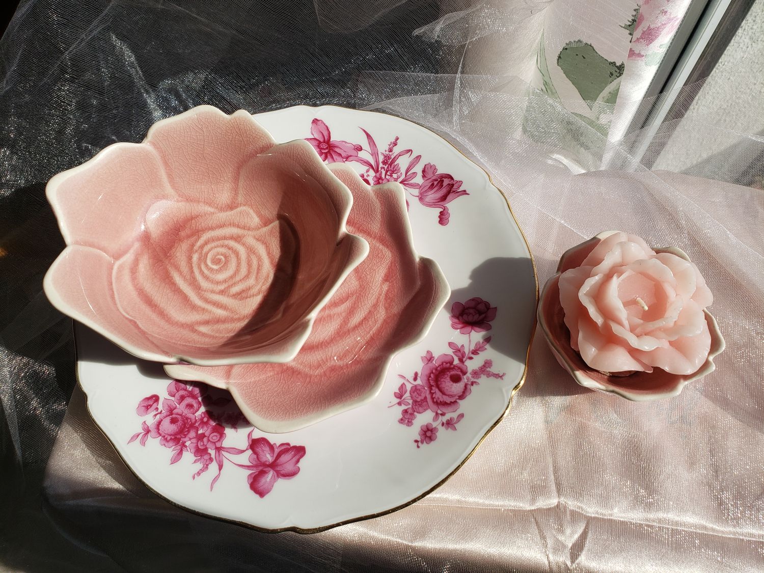 Coupelles roses en trio – vue 3 – création faite main, Fleur et Chuchotement