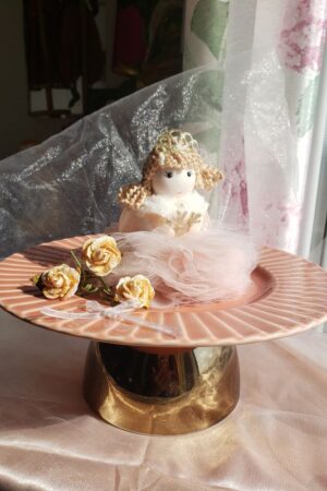 Ange aux roses et tulle – création faite main, Fleur et Chuchotement
