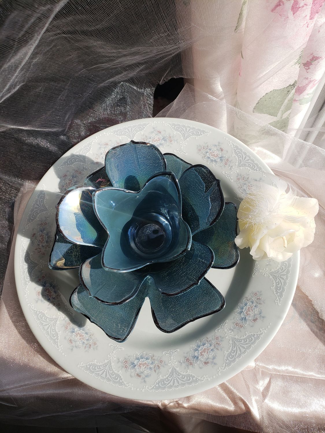 Photophore nénuphar bleu – vue 3 – création faite main, Fleur et Chuchotement