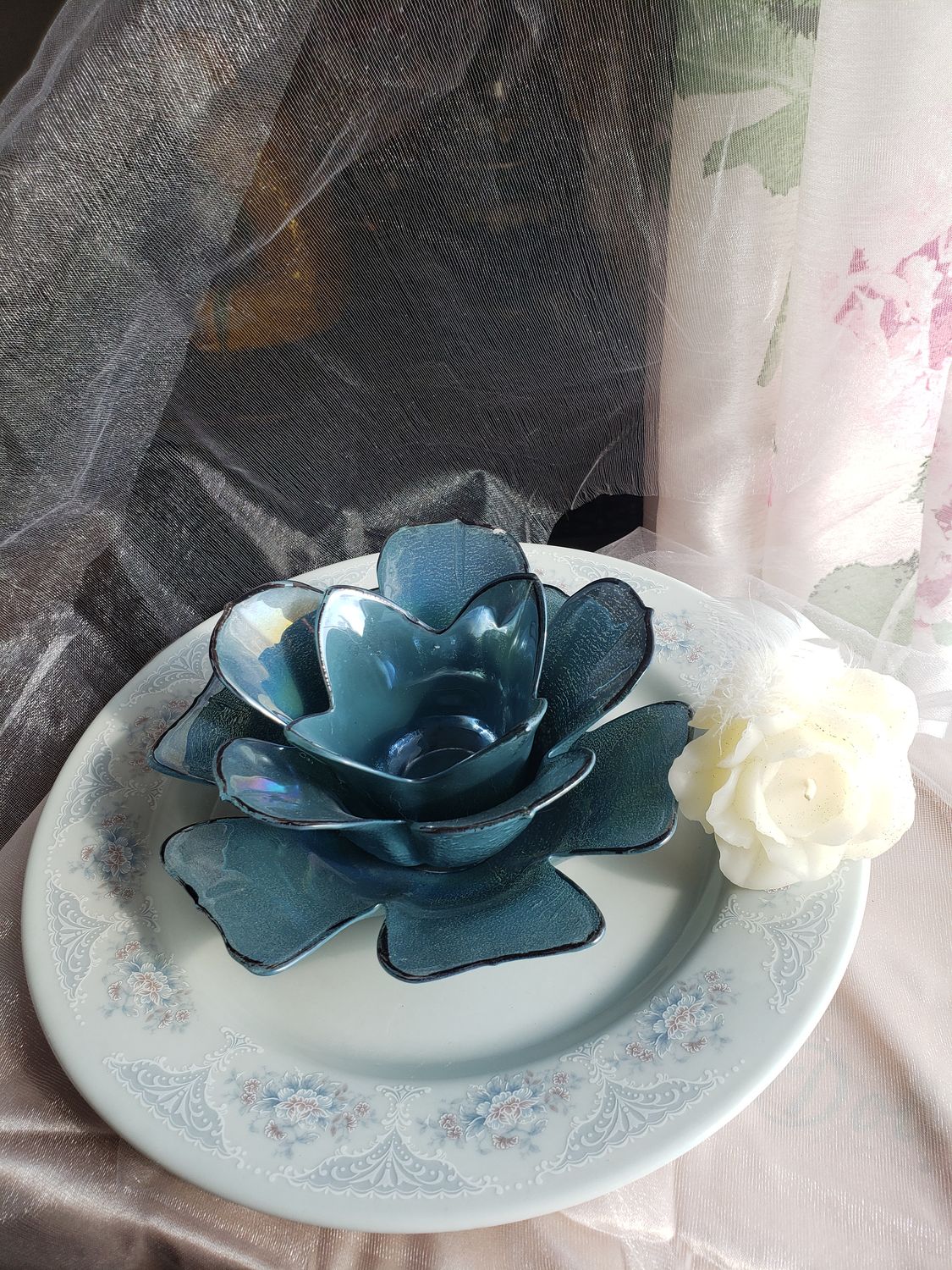 Photophore nénuphar bleu – vue 2 – création faite main, Fleur et Chuchotement