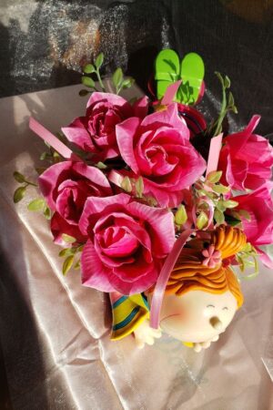 Le sourire aux roses de myrtille – création faite main, Fleur et Chuchotement