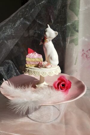 Goûter du chat blanc – création faite main, Fleur et Chuchotement
