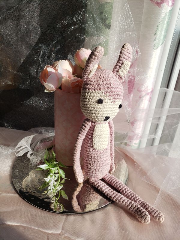Plumier lapinou rose au crochet – création faite main, Fleur et Chuchotement