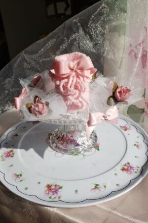 Petit peton rose au crochet – création faite main, Fleur et Chuchotement