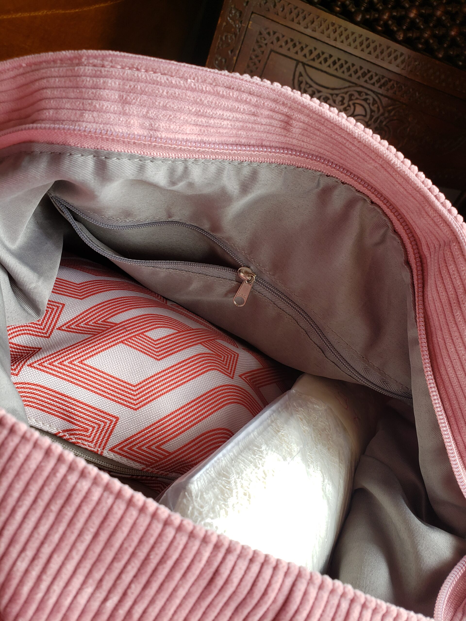 Sac velours rose côtelé juponne dentelle beige – vue 7 – création faite main, Fleur et Chuchotement