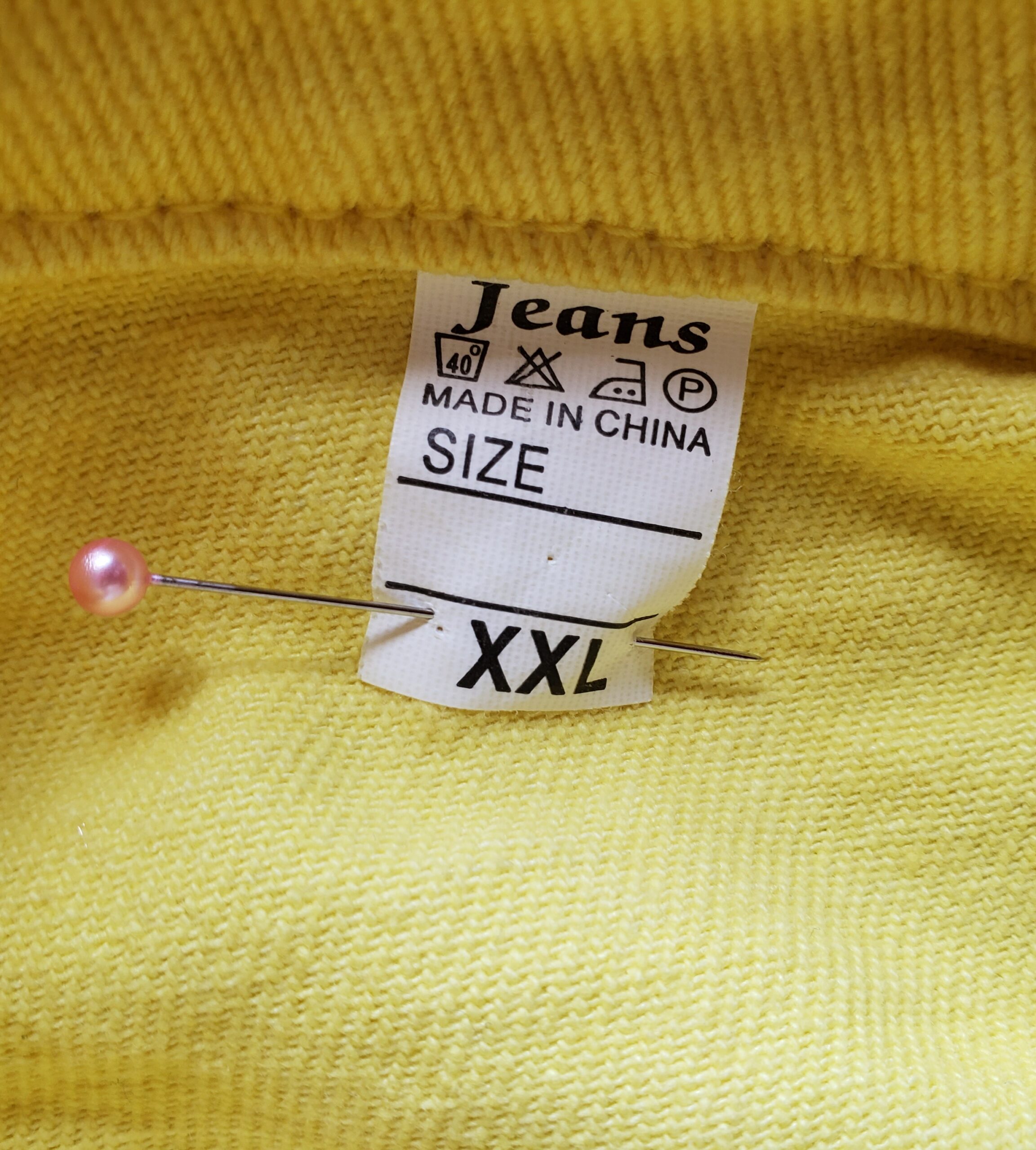 Blouson femme customisé jaune citron chaud – vue 9 – création faite main, Fleur et Chuchotement